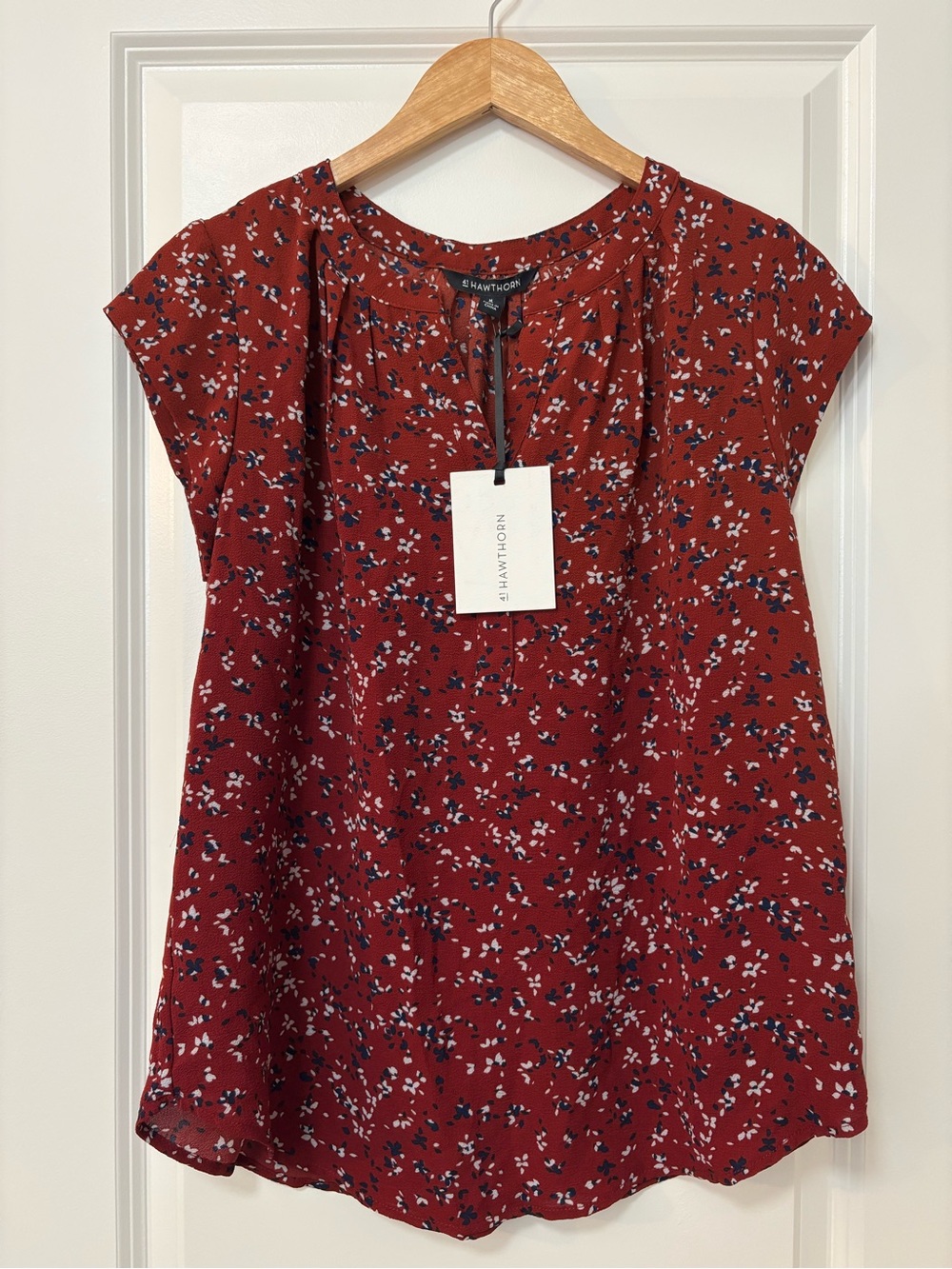 41 Hawthorn Burgundy Navy Floral Print Cap Sleeve  Top, Size M